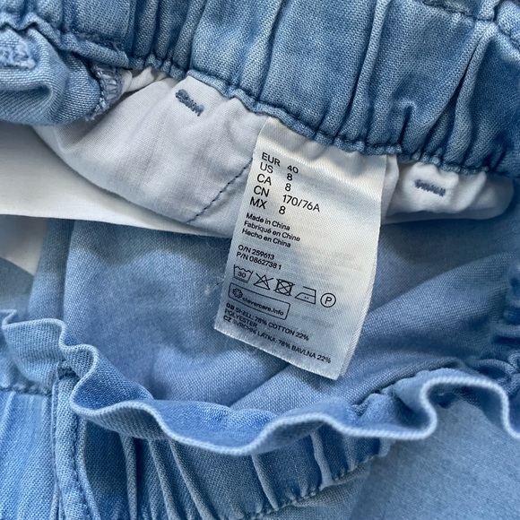 H&M &Denim Girlfriend Fit Regular Waist Chambray Wide Leg Jeans-Size 8-NWOT - Picture 4 of 8